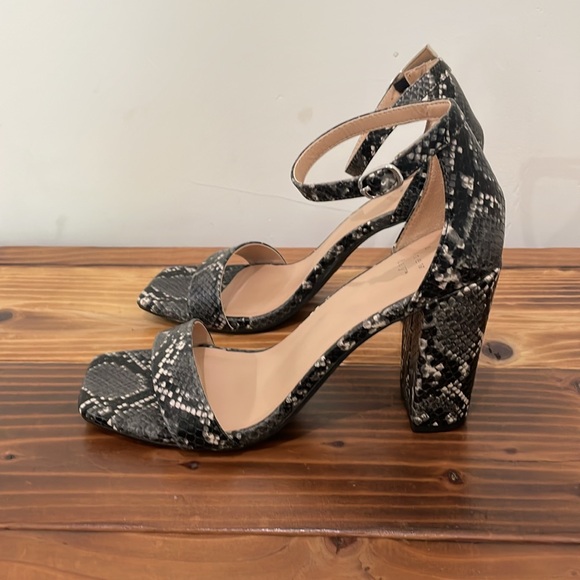 A New Day Women's Ema Snake Print High Block Heel Square Toe Pumps Size 8 NWOT - Picture 8 of 14
